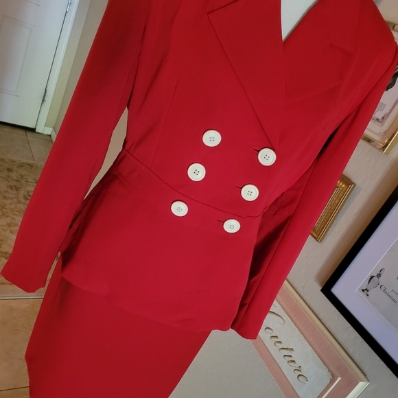 Vintage 1980s Halston Double Breasted Red Suit - Picture 4 of 8